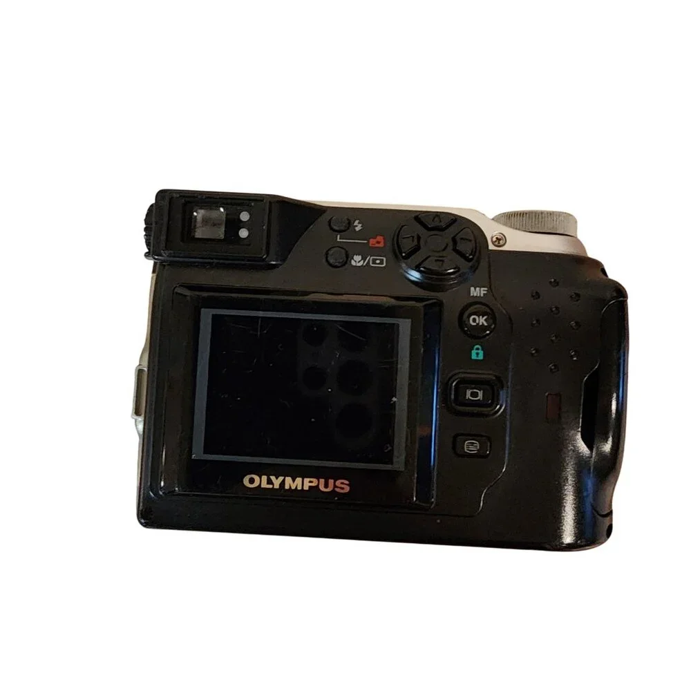Olympus CAMEDIA C-2020 Zoom 2.1MP Digital Camera - Black & Metallic silver